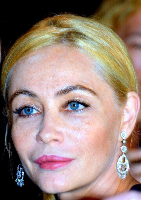 Birth Chart Emmanuelle Béart (Leo) - Zodiac Sign Astrology
